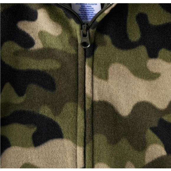 Boys camo hooded fleece one piece pajamas size medium NWT flame resistant - Picture 7 of 7